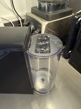 Cafetera Nespresso Negra