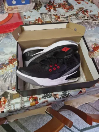 Zapatillas Nike Air Jordan Negras Rojas