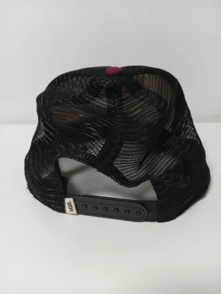 Gorra Vans Off The Wall Negra y Roja