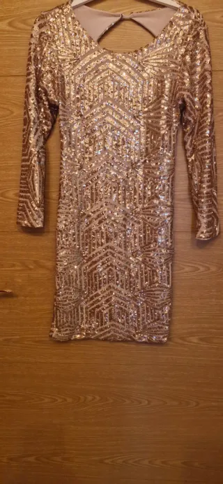 Vestido de fiesta, lentejuelas, color oro rosa.