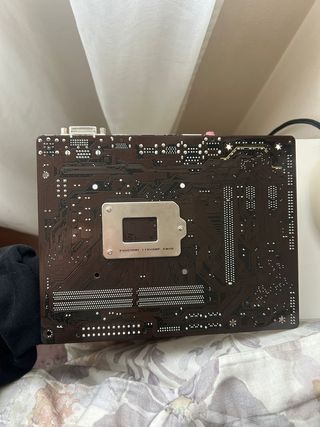 Placa Base Gigabyte GA-H110M-S2H + Intel i5-7400