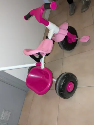 Triciclo Feber Rosa con Empujador