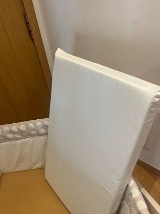 Minicuna con colchón nuevo