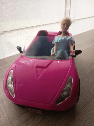 Barbie y Coche Deportivo Descapotable Rosa