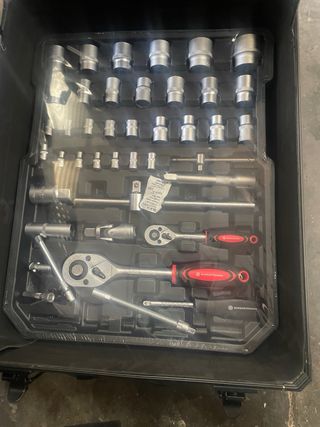 maleta de herramientas con 409piezas