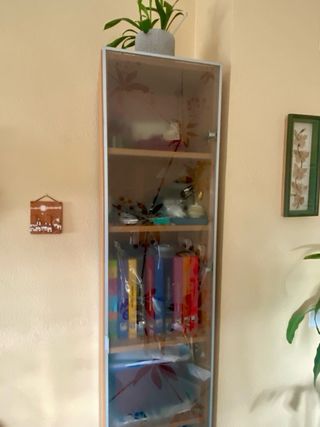 Estantería Ikea BESTA - madera y cristal