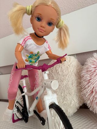 Muñeca Nancy con Bicicleta