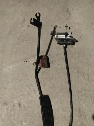 Cable acelerador y pedal Nissan Patrol GR Y60