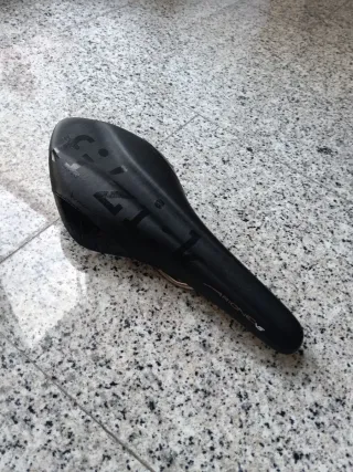 Sillín FIZIK ARIONE Negro V5