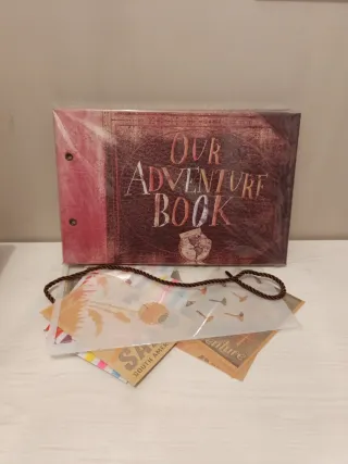 Se trata de un álbum de recortes