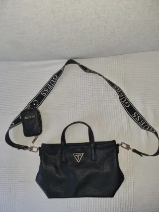 Bolso bandolera Guess negro con monedero