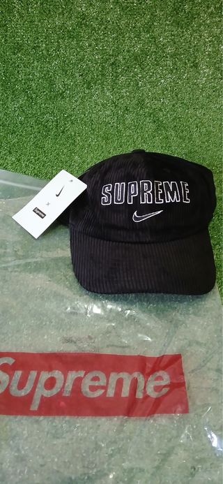 Gorra Supreme X Nike Negra Corduroy