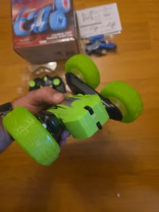 Coche RC ROZON con luces de colores