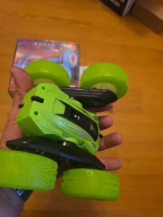 Coche RC ROZON con luces de colores