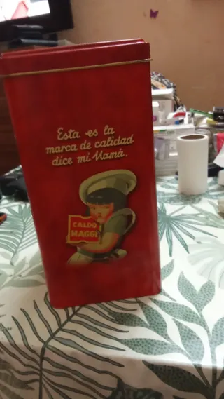 Caja Metálica Dorada Antigua y varios..objetos VER