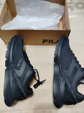 Zapatillas Fila Negras Talla 41 Nuevas