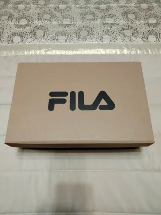 Zapatillas Fila Negras Talla 41 Nuevas