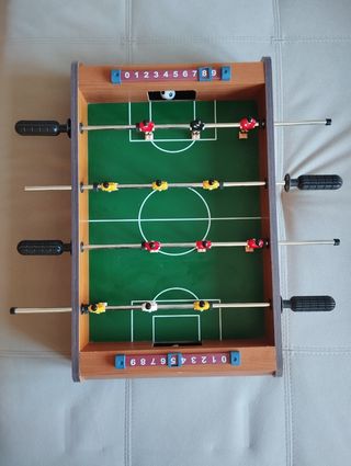 Futbolín de madera para mesa