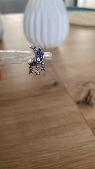 Charm Luna Plata de Ley con Estrellas