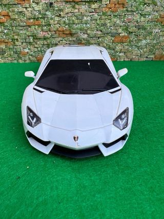 Lamborghini Aventador LP700-4 – Escala 1:24