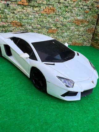 Lamborghini Aventador LP700-4 – Escala 1:24