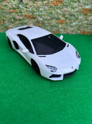 Lamborghini Aventador LP700-4 – Escala 1:24
