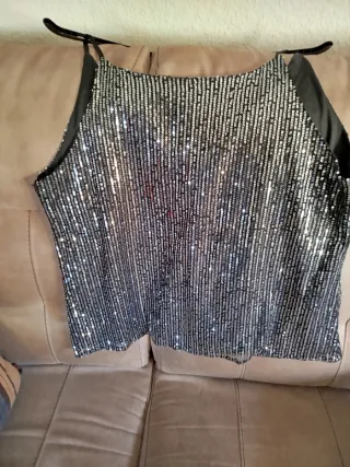 Top lentejuelas negro sin estrenar