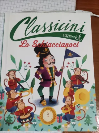 Lo Schiaccianoci da E.T.A. Hoffmann. Classicini...