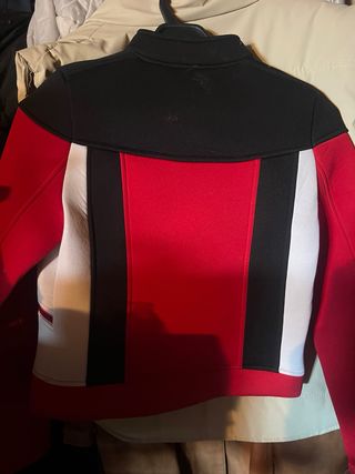 Preciosa chaqueta mujer M tipo neopreno entallada