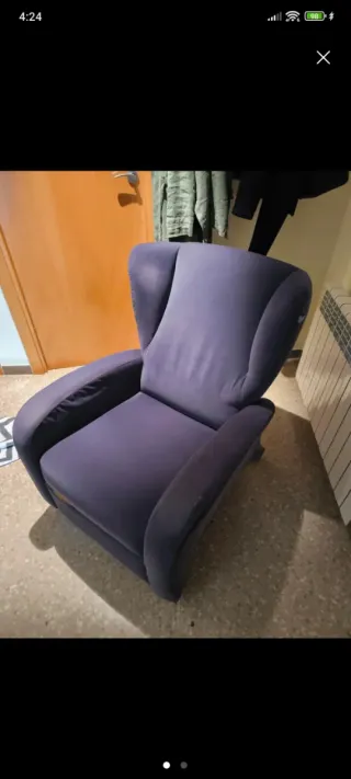 Sillón reclinable morado