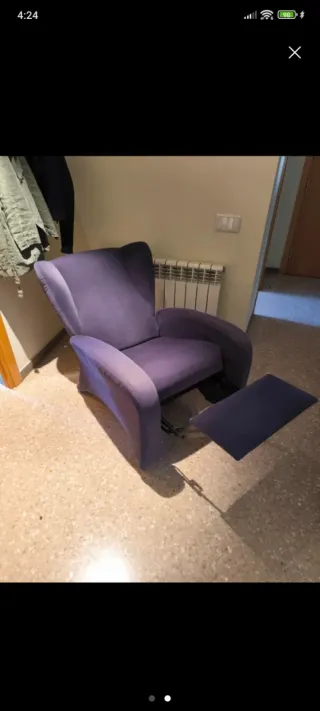 Sillón reclinable morado