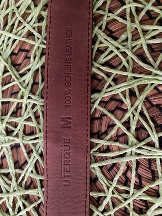 Cinturón de cuero marrón y negro