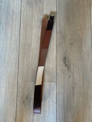 Cinturón de cuero marrón y negro