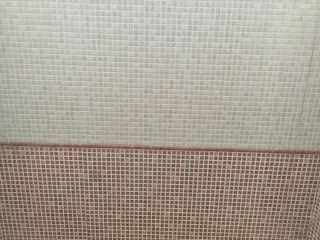 Azulejos Mosaico Baño Rojo Alicante y Crema Marfi