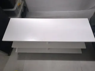 Mesa TV con ruedas Ikea