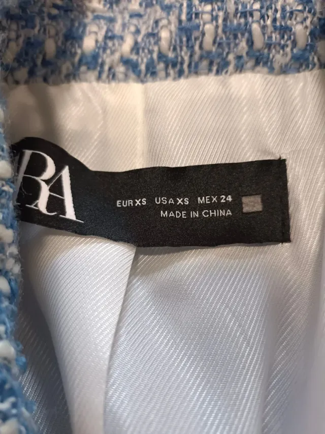 Blazer Zara azul y blanco