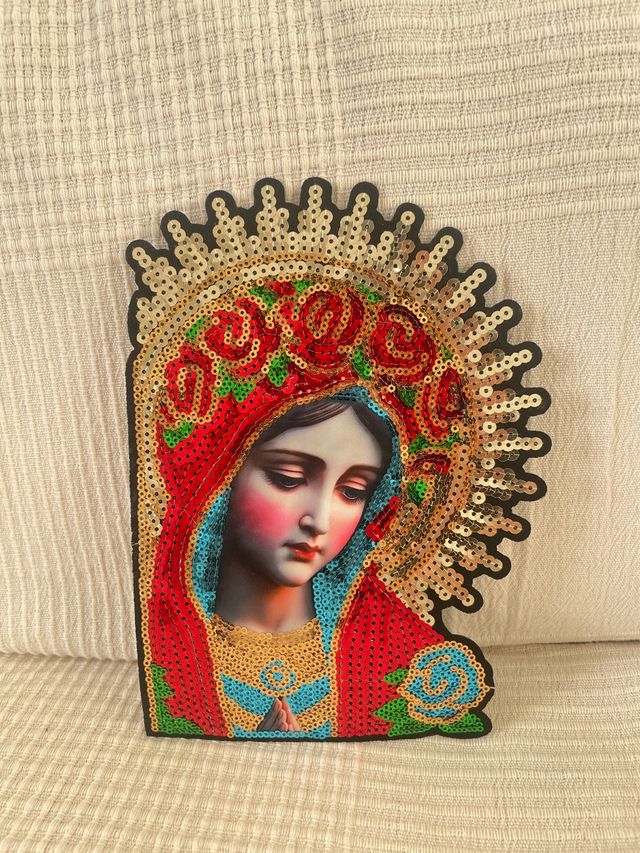 Parche Virgen María Lentejuelas Dorado Rojo