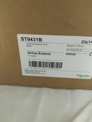 Regleta Schneider Unica Extend 3 enchufes por 23 u