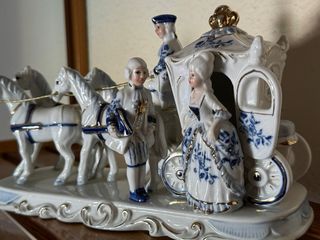 Figura de porcelana Carruaje con caballos