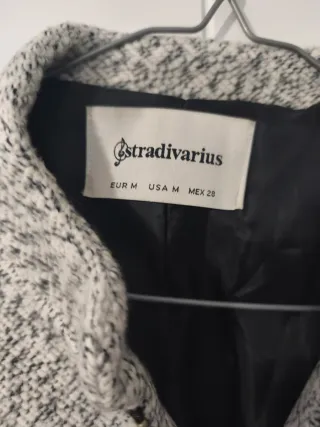 Abrigo parka Stradivarius gris