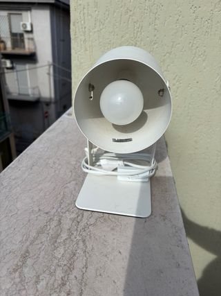 Lampada da tavolo bianca