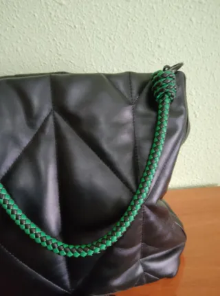 Bolso Parfois negro y verde con doble correa
