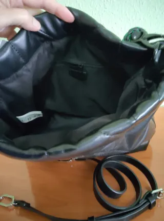 Bolso Parfois negro y verde con doble correa