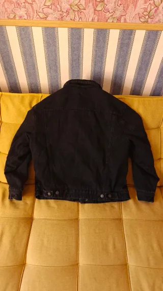 Chaqueta vaquera Pull&Bear negra aislante