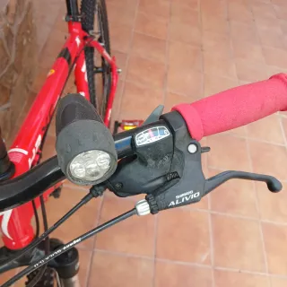 Bicicleta de Montaña spezialzed Roja rueda 26