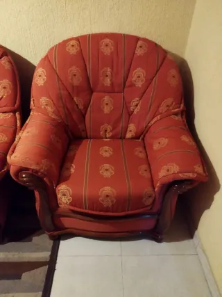 Divano Retro Rosso e Dorato