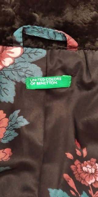 Chaquetón peludo Benetton Talla M. Tendencia 2026