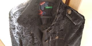 Chaquetón peludo Benetton Talla M. Tendencia 2026