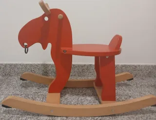 Balanza de madera para niños