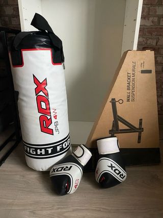 Saco boxeo RDX + guantes + soporte pared